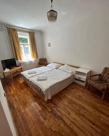 Corvin Panzio Bed & Breakfast Gyor Luaran gambar