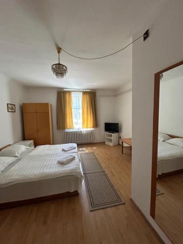 Corvin Panzio Bed & Breakfast Gyor Luaran gambar