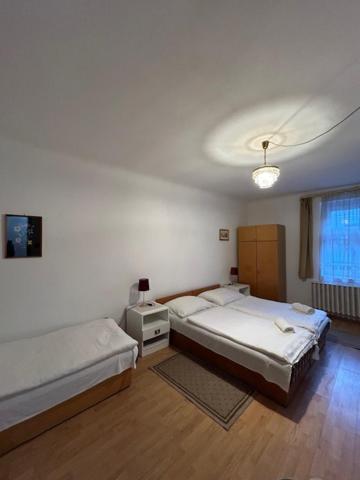 Corvin Panzio Bed & Breakfast Gyor Luaran gambar